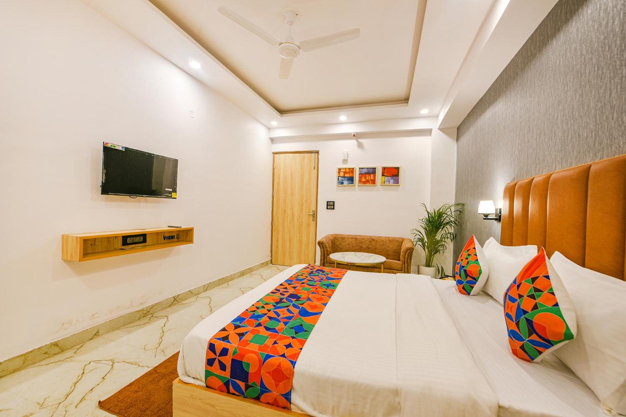 Hotel Fabhotel Tree House - Nr Yashobhoomi Convention Centre New Delhi