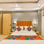 Fabhotel Tree House - Nr Yashobhoomi Convention Centre