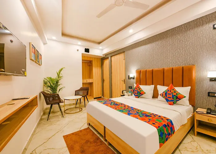 Fabhotel Tree House - Nr Yashobhoomi Convention Centre