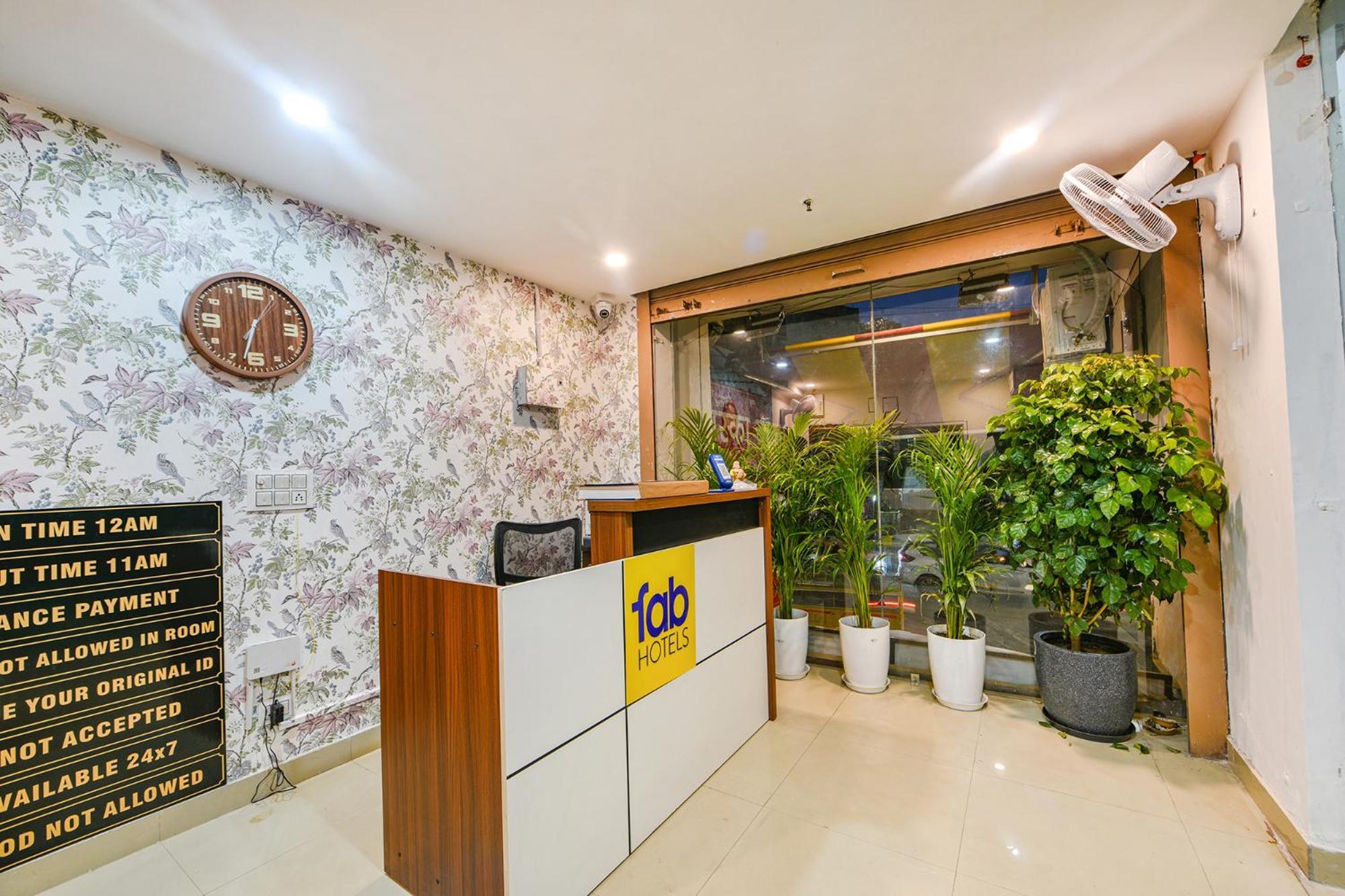 Hotel Fabhotel Tree House - Nr Yashobhoomi Convention Centre New Delhi