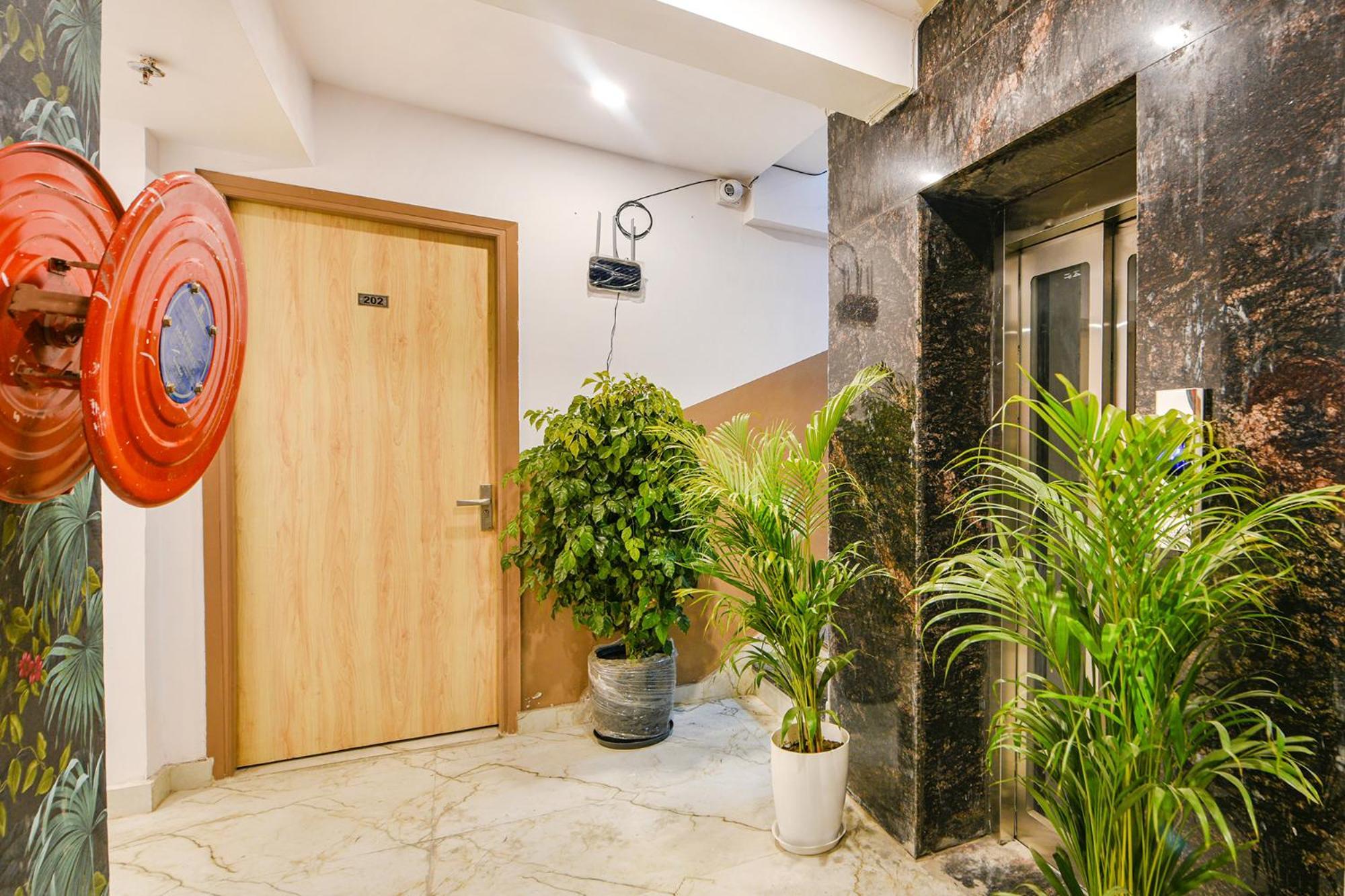 Fabhotel Tree House - Nr Yashobhoomi Convention Centre New Delhi