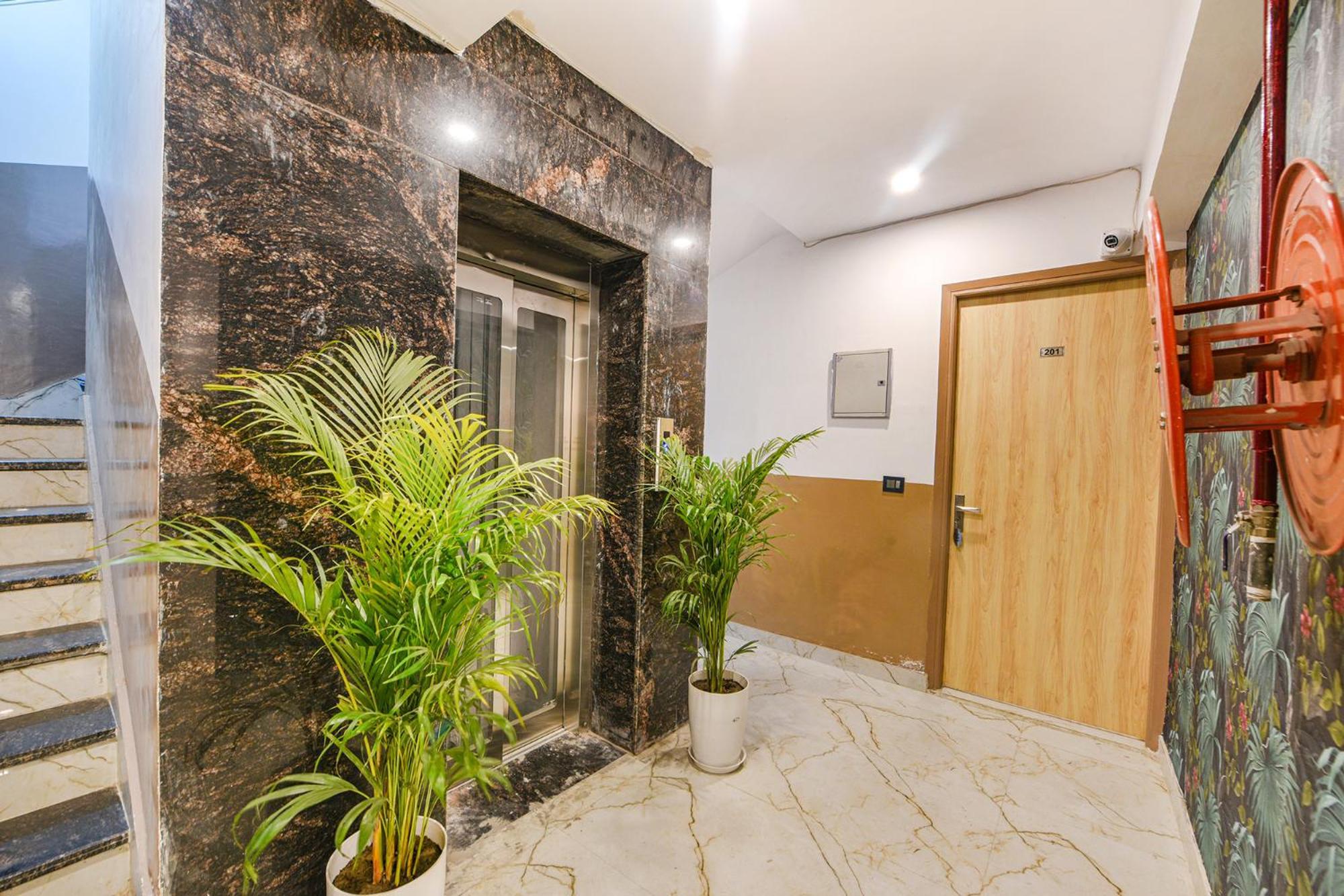 Fabhotel Tree House - Nr Yashobhoomi Convention Centre