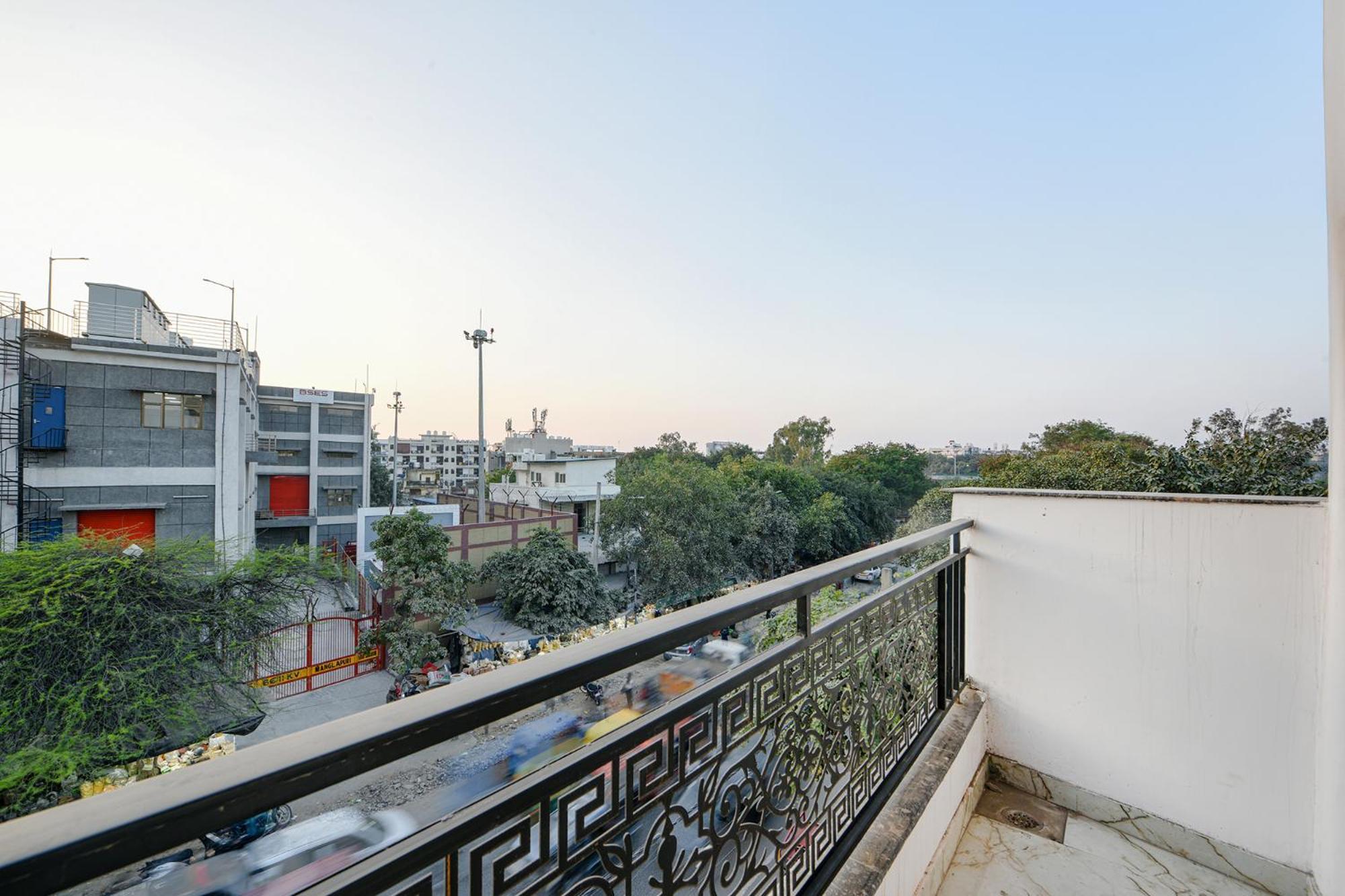 Hotel Fabhotel Tree House - Nr Yashobhoomi Convention Centre 3*