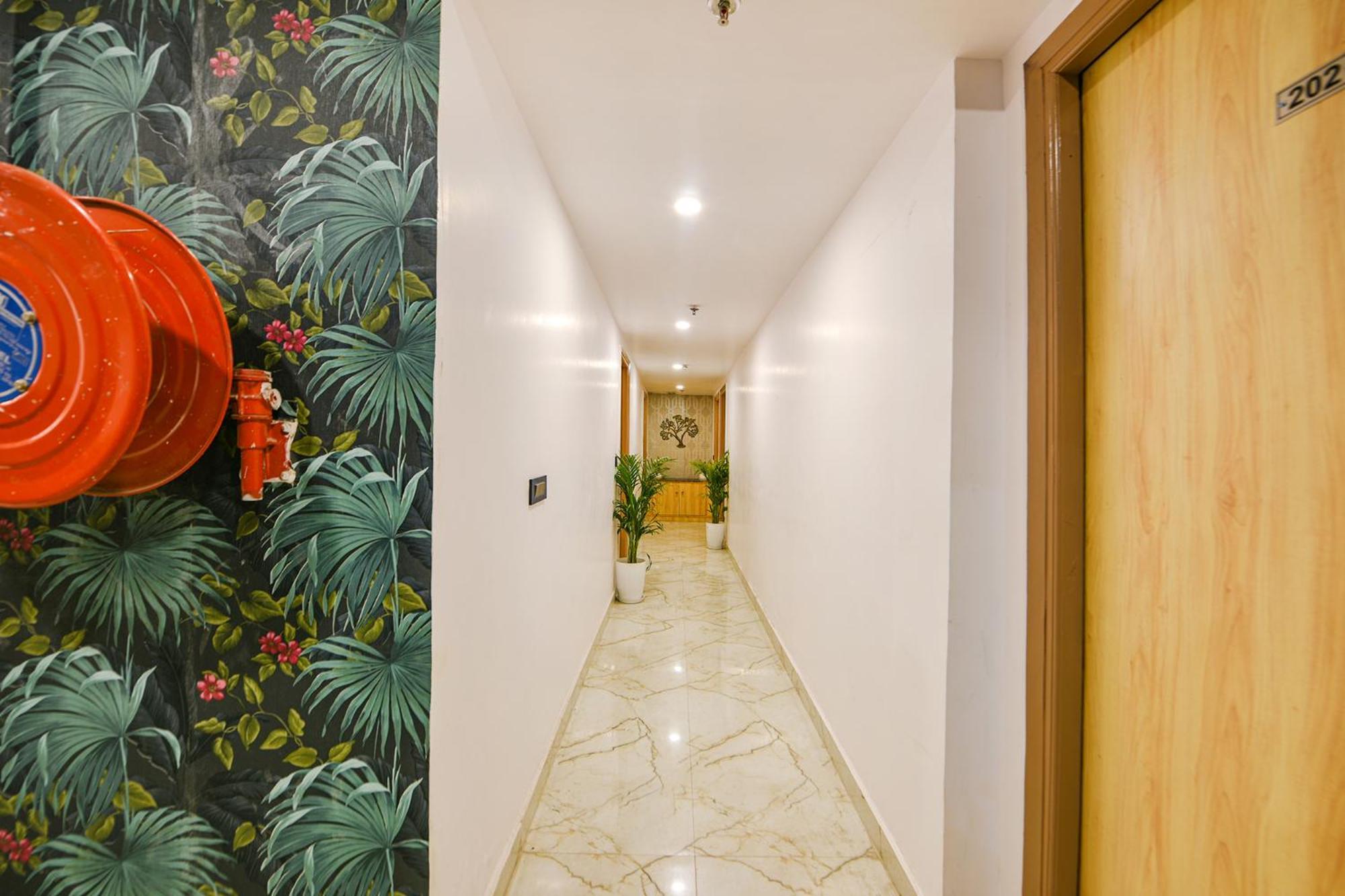 Fabhotel Tree House - Nr Yashobhoomi Convention Centre Hotel New Delhi